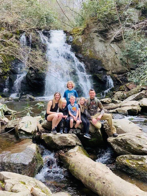 Best Waterfalls in Smoky Mountains: Top Trails and Scenic Spots Best Waterfalls in Smoky Mountains: Top Trails and Scenic Spots